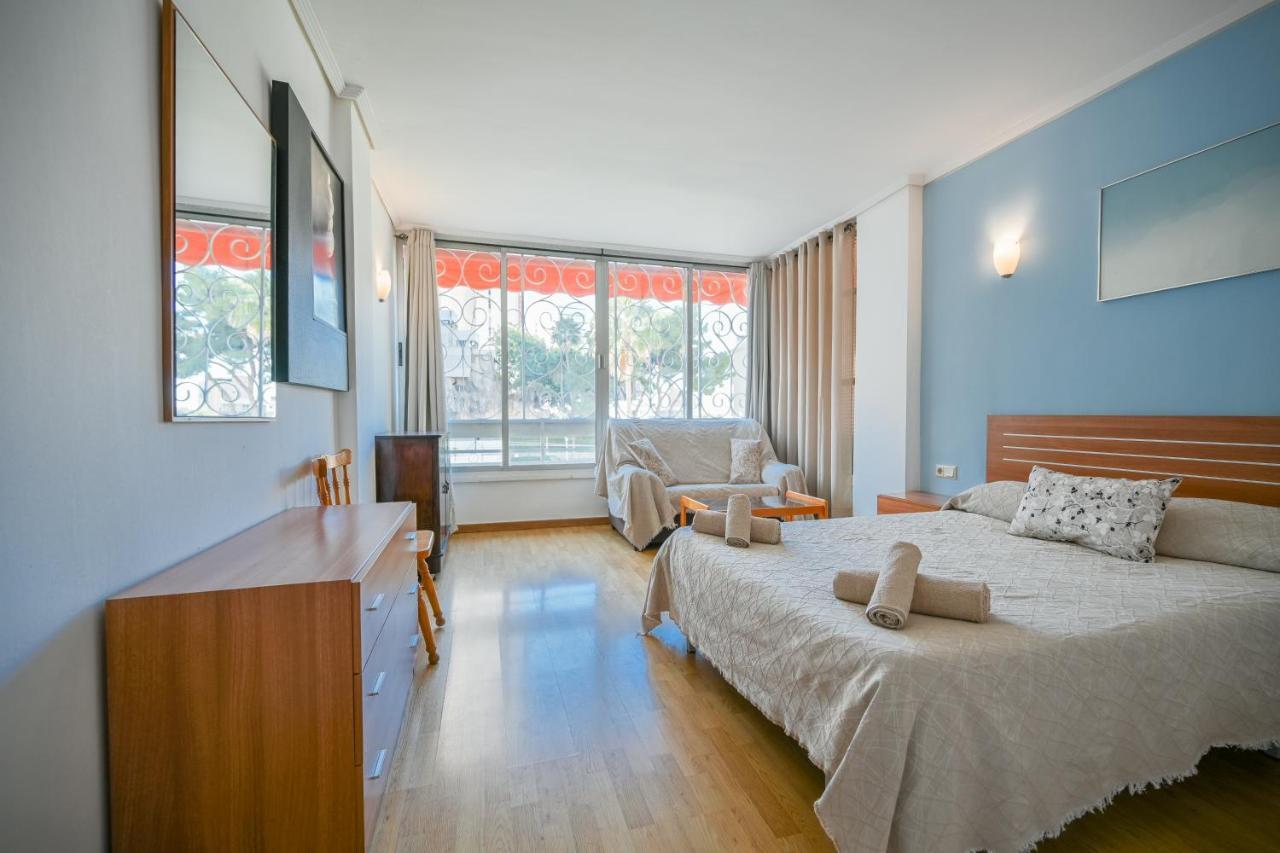 Beautiful Parque Loix 4 Bedroom Apartment Shared Pool, Tennis Court بينايدورم المظهر الخارجي الصورة